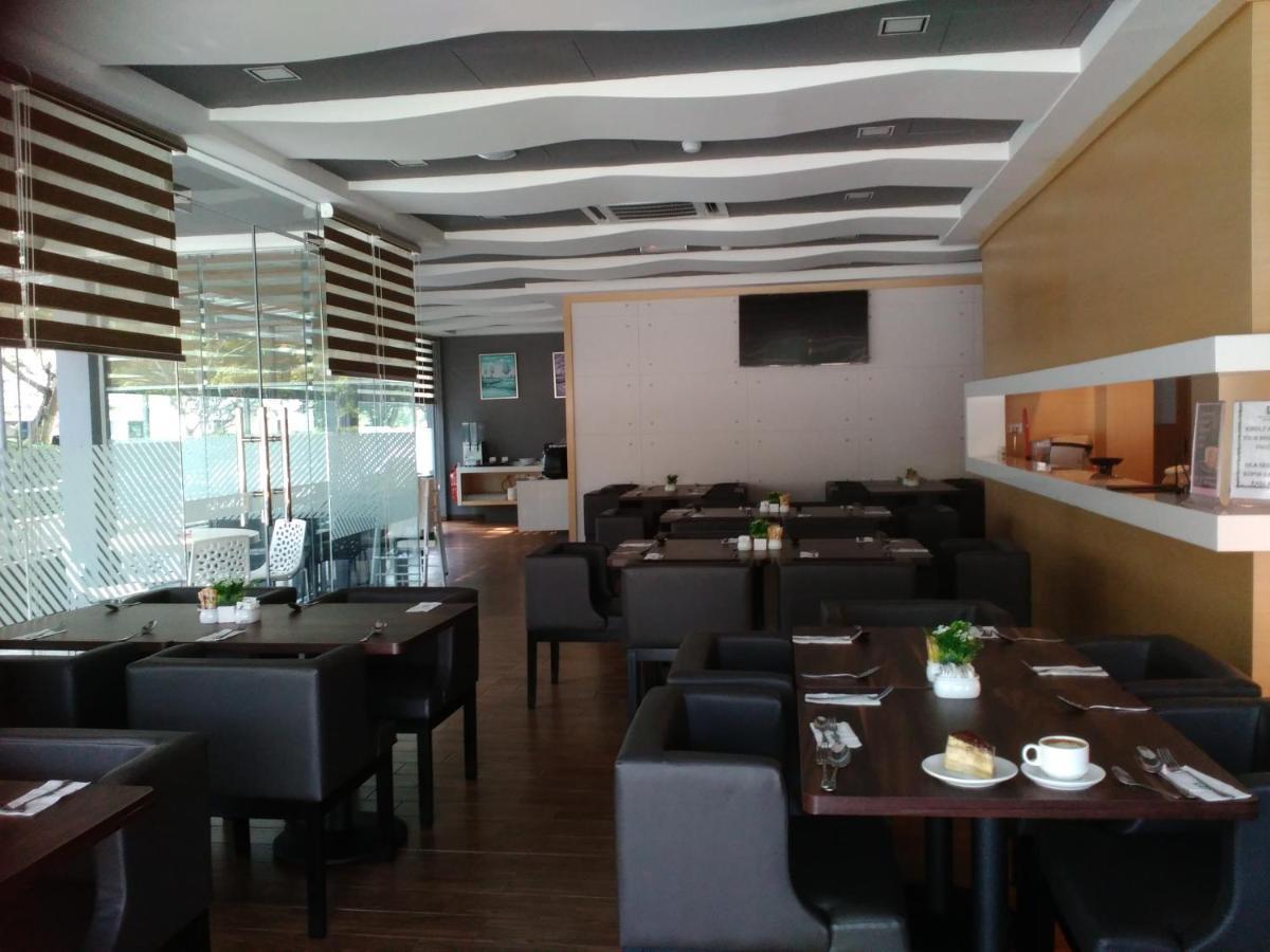 Lumut Suites Экстерьер фото