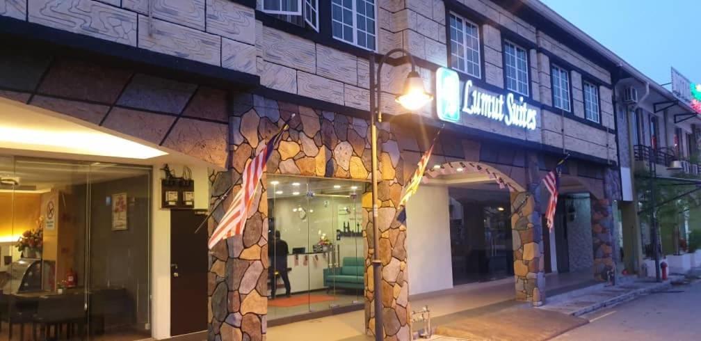 Lumut Suites Экстерьер фото