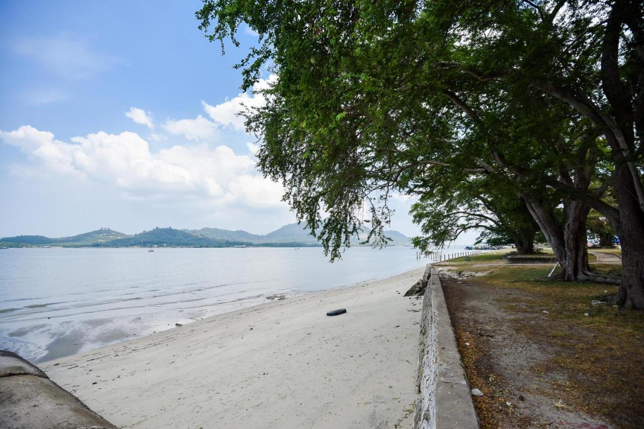 Lumut Suites Экстерьер фото